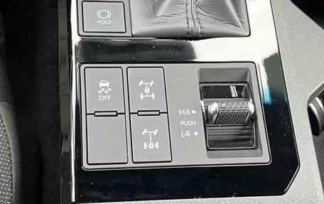 Toyota Land Cruiser Prado, 2025 год, 6 300 000 рублей, 26 фотография