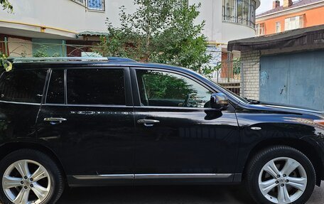 Toyota Highlander III, 2011 год, 2 150 000 рублей, 4 фотография