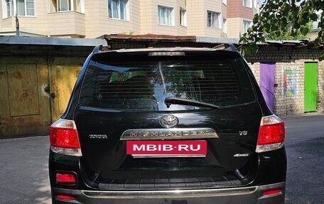 Toyota Highlander III, 2011 год, 2 150 000 рублей, 3 фотография