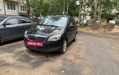 Skoda Fabia II, 2010 год, 325 000 рублей, 2 фотография