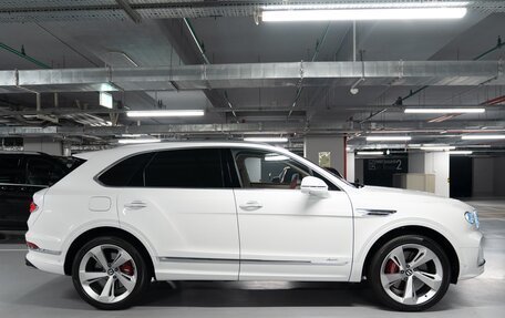 Bentley Bentayga I, 2024 год, 29 000 000 рублей, 5 фотография