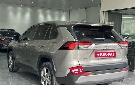 Toyota RAV4, 2021 год, 2 350 000 рублей, 3 фотография