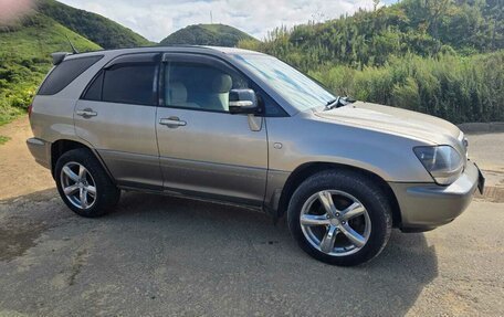 Toyota Harrier, 1998 год, 700 000 рублей, 1 фотография