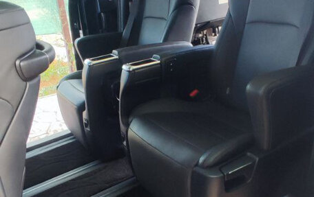 Toyota Alphard III, 2017 год, 4 000 000 рублей, 15 фотография