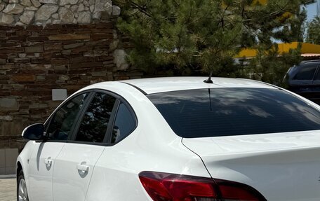 Opel Astra J, 2014 год, 995 000 рублей, 4 фотография