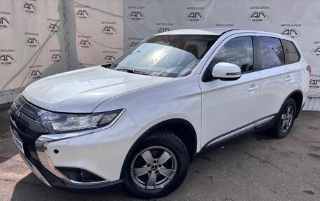 Mitsubishi Outlander III рестайлинг 3, 2018 год, 1 599 000 рублей, 2 фотография