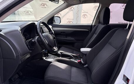 Mitsubishi Outlander III рестайлинг 3, 2018 год, 1 599 000 рублей, 9 фотография