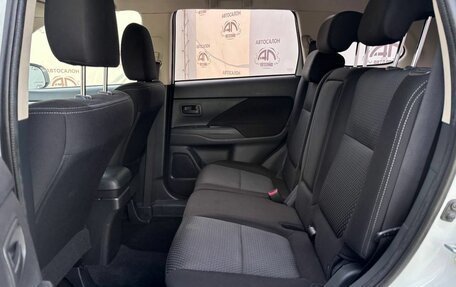 Mitsubishi Outlander III рестайлинг 3, 2018 год, 1 599 000 рублей, 10 фотография