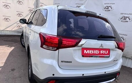 Mitsubishi Outlander III рестайлинг 3, 2018 год, 1 599 000 рублей, 6 фотография