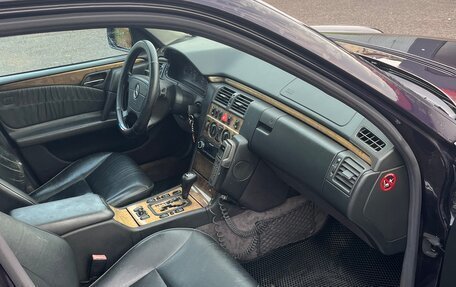 Mercedes-Benz E-Класс, 1999 год, 280 000 рублей, 6 фотография