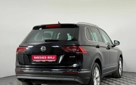 Volkswagen Tiguan II, 2017 год, 2 210 000 рублей, 5 фотография