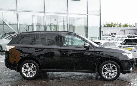 Mitsubishi Outlander III рестайлинг 3, 2013 год, 1 359 000 рублей, 7 фотография