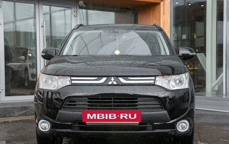 Mitsubishi Outlander III рестайлинг 3, 2013 год, 1 359 000 рублей, 5 фотография