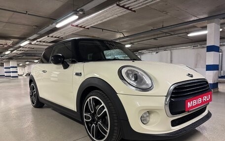 MINI Hatch, 2017 год, 1 799 000 рублей, 2 фотография