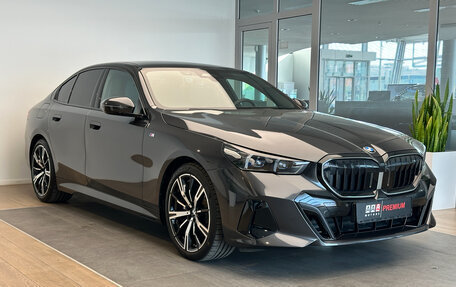 BMW 5 серия, 2024 год, 9 070 000 рублей, 3 фотография