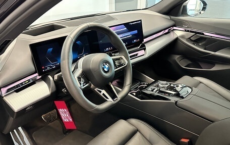 BMW 5 серия, 2024 год, 9 070 000 рублей, 8 фотография