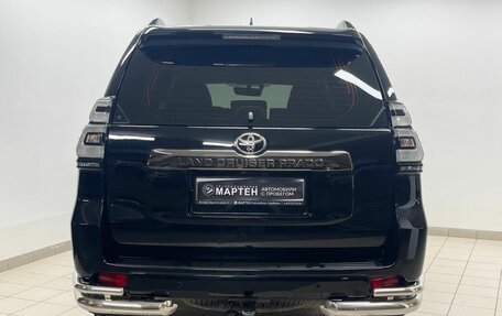 Toyota Land Cruiser Prado 150 рестайлинг 2, 2021 год, 6 030 000 рублей, 5 фотография