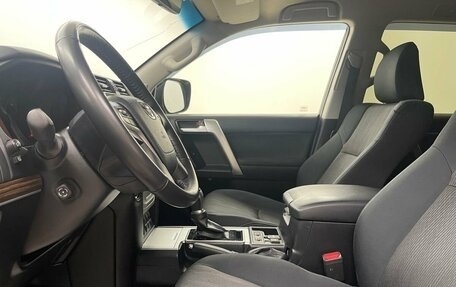 Toyota Land Cruiser Prado 150 рестайлинг 2, 2021 год, 6 030 000 рублей, 9 фотография