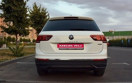 Volkswagen Tiguan II, 2021 год, 3 016 000 рублей, 6 фотография