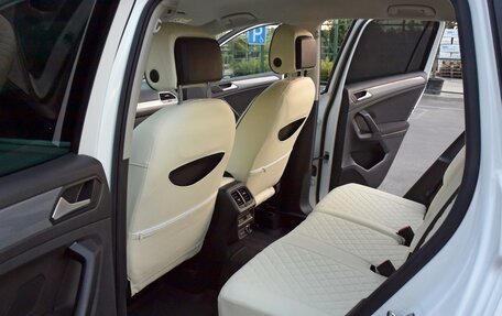 Volkswagen Tiguan II, 2021 год, 3 016 000 рублей, 13 фотография