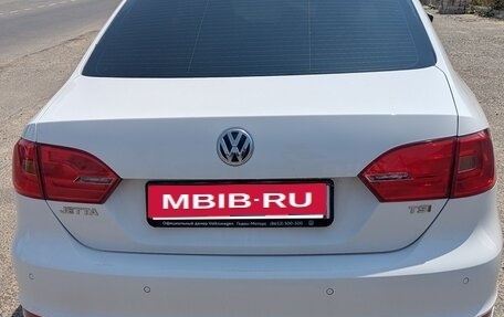 Volkswagen Jetta VI, 2013 год, 950 000 рублей, 6 фотография