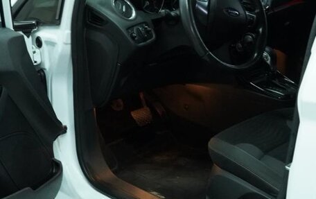 Ford Fiesta, 2015 год, 930 000 рублей, 12 фотография
