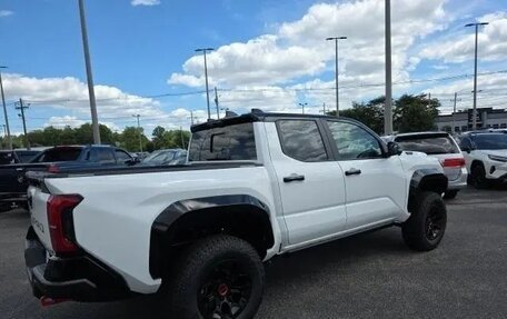 Toyota Tacoma, 2025 год, 7 000 000 рублей, 5 фотография