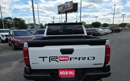 Toyota Tacoma, 2025 год, 7 000 000 рублей, 3 фотография