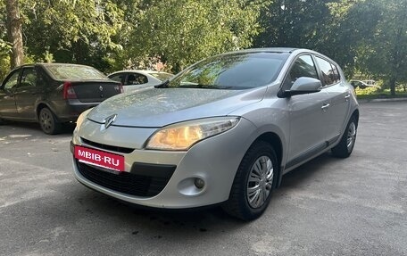 Renault Megane III, 2010 год, 720 000 рублей, 2 фотография