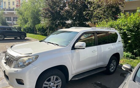 Toyota Land Cruiser Prado 150 рестайлинг 2, 2011 год, 3 900 000 рублей, 2 фотография
