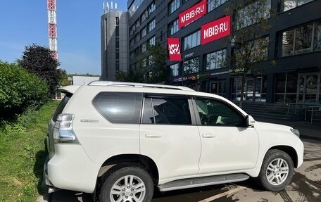Toyota Land Cruiser Prado 150 рестайлинг 2, 2011 год, 3 900 000 рублей, 7 фотография