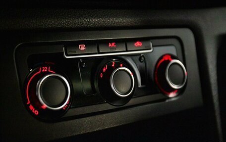 Volkswagen Amarok I рестайлинг, 2012 год, 1 800 000 рублей, 12 фотография