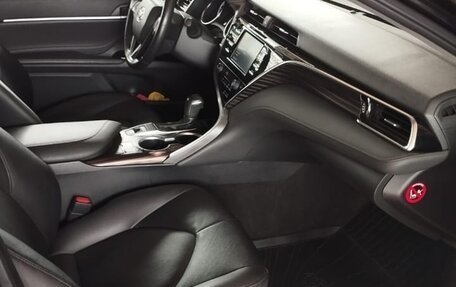Toyota Camry, 2020 год, 3 200 000 рублей, 6 фотография