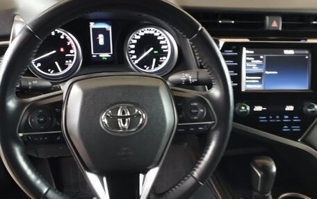 Toyota Camry, 2020 год, 3 200 000 рублей, 4 фотография