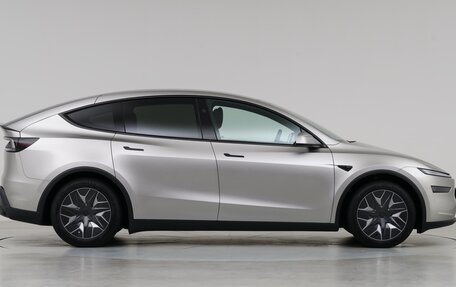 Tesla Model Y I, 2025 год, 6 141 000 рублей, 7 фотография