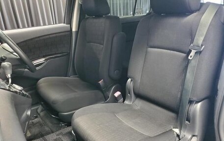 Toyota ISis I, 2011 год, 1 043 000 рублей, 10 фотография
