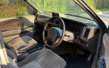 Nissan Terrano II рестайлинг, 1993 год, 510 000 рублей, 6 фотография