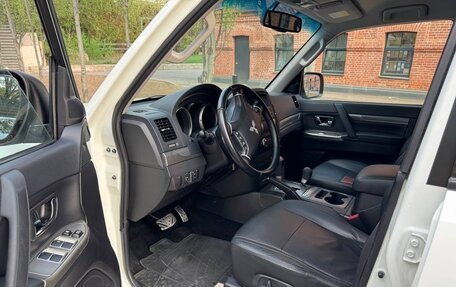 Mitsubishi Pajero IV, 2011 год, 2 690 000 рублей, 8 фотография
