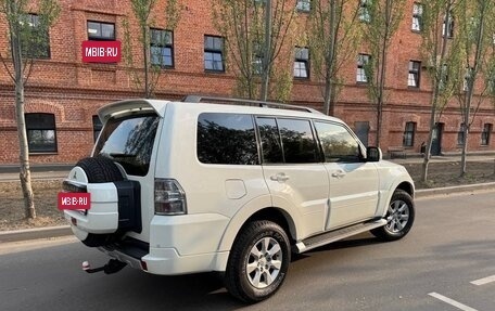 Mitsubishi Pajero IV, 2011 год, 2 690 000 рублей, 4 фотография