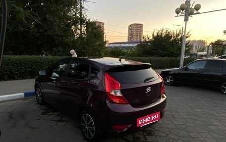 Hyundai Solaris II рестайлинг, 2011 год, 749 999 рублей, 4 фотография