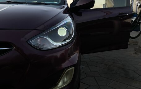 Hyundai Solaris II рестайлинг, 2011 год, 749 999 рублей, 19 фотография