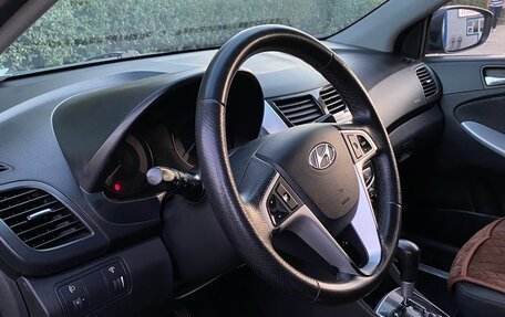 Hyundai Solaris II рестайлинг, 2011 год, 749 999 рублей, 13 фотография