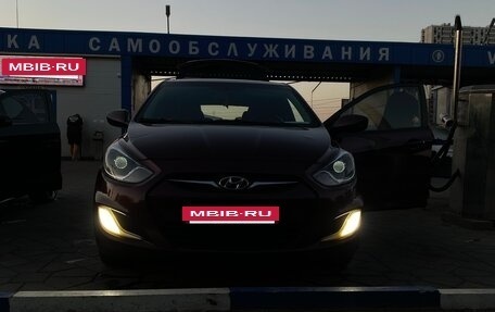 Hyundai Solaris II рестайлинг, 2011 год, 749 999 рублей, 21 фотография