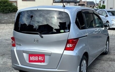 Honda Freed I, 2011 год, 700 000 рублей, 2 фотография