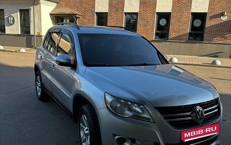 Volkswagen Tiguan I, 2011 год, 850 000 рублей, 2 фотография