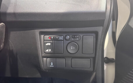 Honda Freed I, 2010 год, 900 000 рублей, 11 фотография
