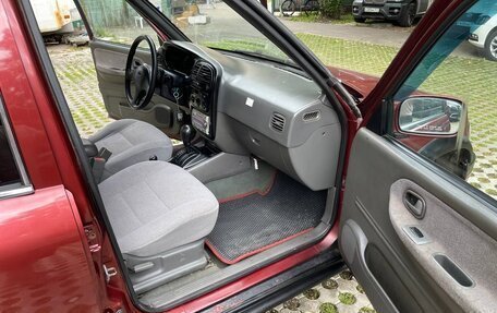 KIA Sportage IV рестайлинг, 2003 год, 235 000 рублей, 16 фотография