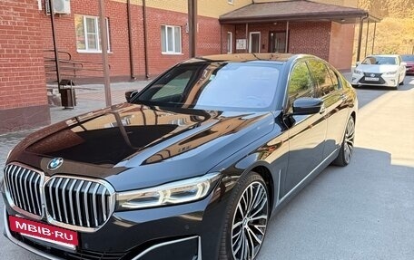 BMW 7 серия, 2019 год, 4 990 000 рублей, 2 фотография