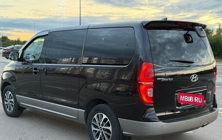 Hyundai Grand Starex Grand Starex I рестайлинг 2, 2019 год, 2 880 000 рублей, 4 фотография