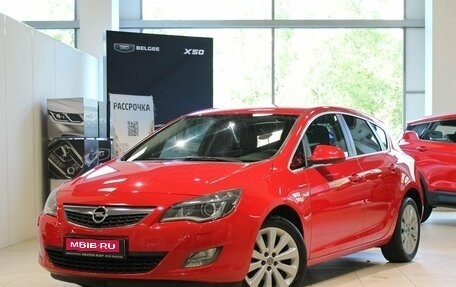 Opel Astra J, 2011 год, 745 000 рублей, 1 фотография